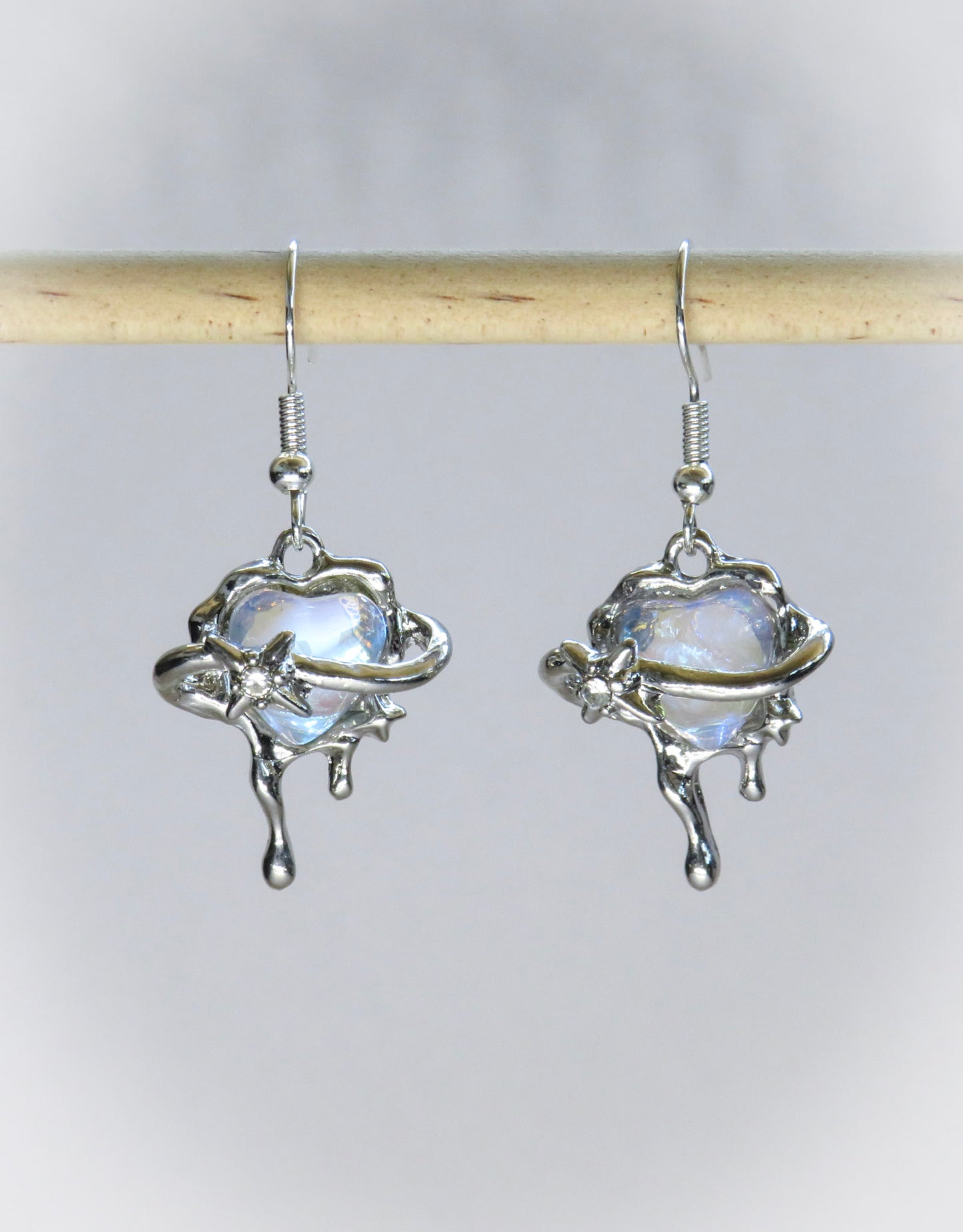 Droopy Hearts Earrings